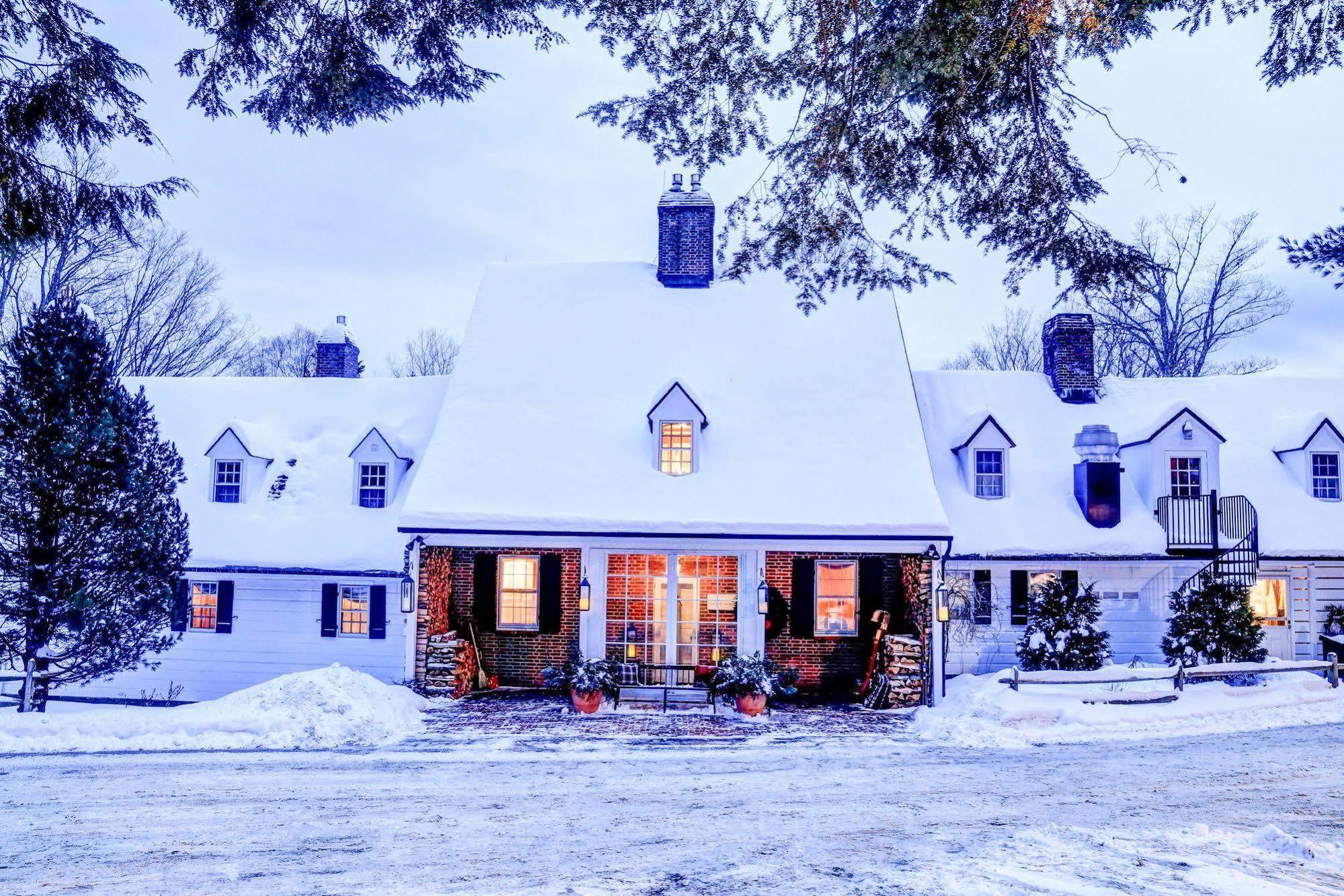 Edson Hill - A Distinctive Country Inn 斯托 外观 照片
